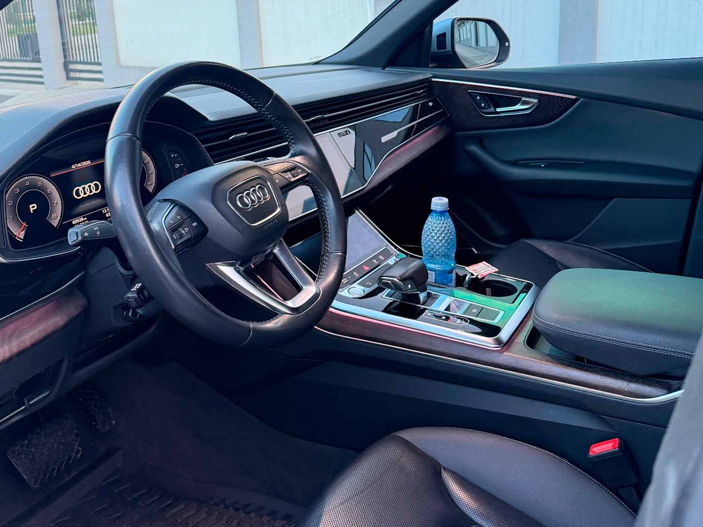 Audi-Q8-2022-3